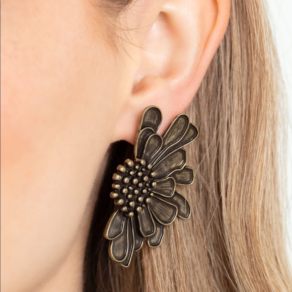 Farmstead Meadow - Brass earrings